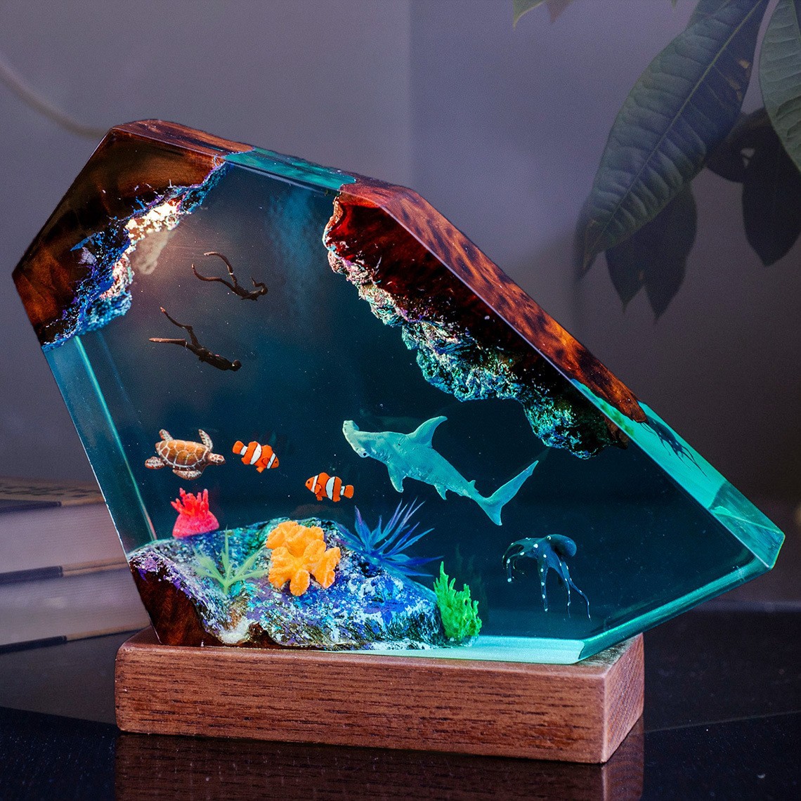 โคมไฟไม้เรซิ่นรูปนักดำน้ำกับวา - Resin Art Ocean บทวิจารณ์และราคา